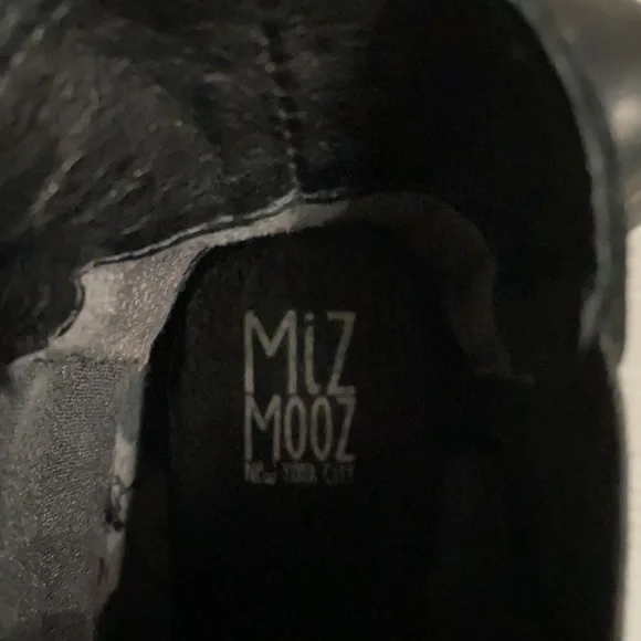 Miz Mooz Lissie Chelsea Boots - Picture 12 of 15